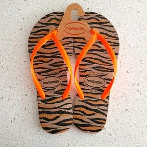 Havaianas Orange 🐅 Print Flip Flops. US 7/8